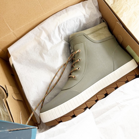 NWT Women’s Size 12 Sperry Torrent Olive Green Chelsea Rain Boots - Picture 6 of 16